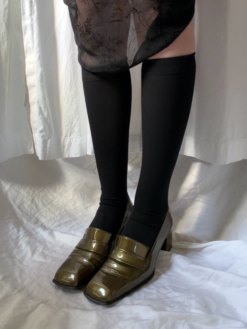💚Vintage // Bally Metallic Olive Green Heeled Loafers💚